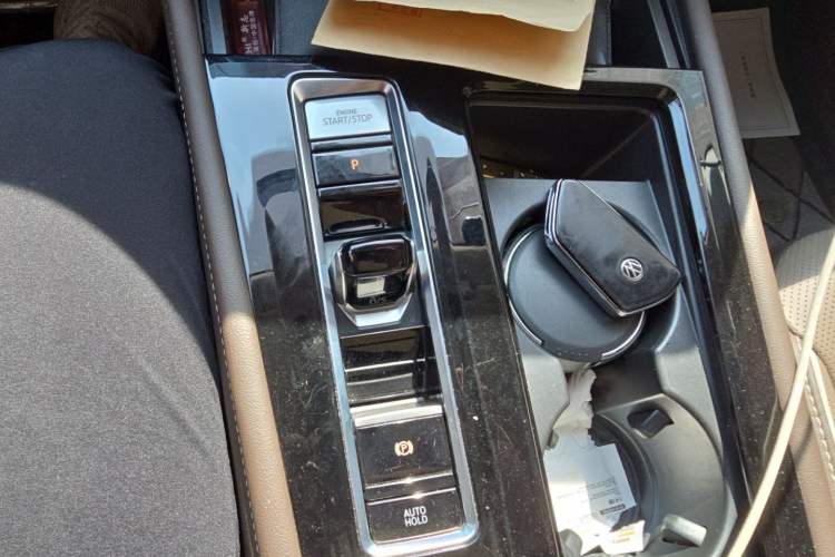 Used Volkswagen Viloran 2022 380TSI Prestige Edition Gear Lever