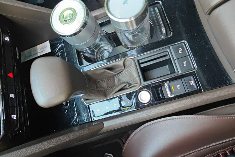 Used Volkswagen Viloran 2022 330TSI Business Edition Gear Lever