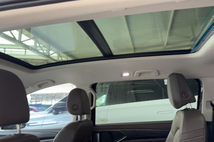 Used Volkswagen Viloran 2022 380TSI Luxury Edition Headliner