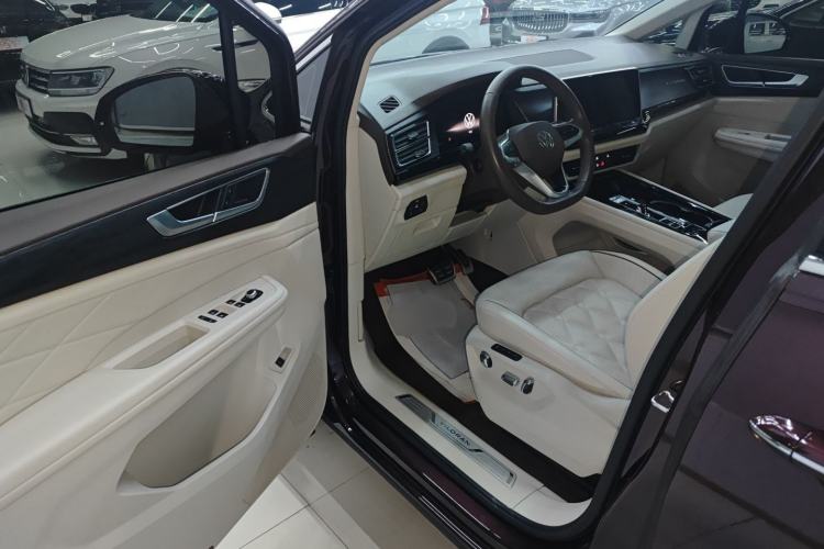 Used Volkswagen Viloran 2022 380TSI Prestige Edition Interior 3