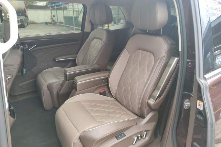 Used Volkswagen Viloran 2022 380TSI Prestige Edition Interior 4