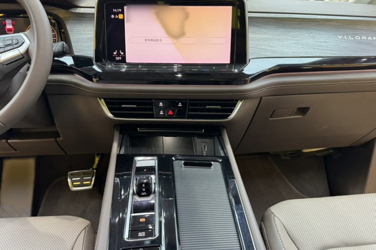 Used Volkswagen Viloran 2022 380TSI Luxury Edition Interior 7