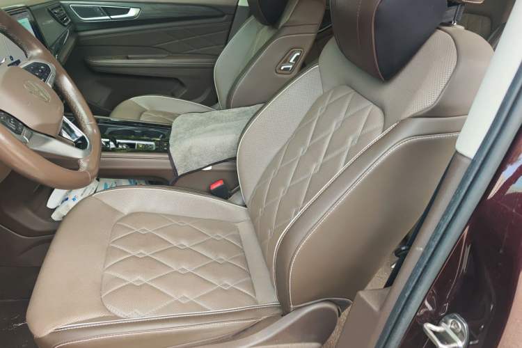Used Volkswagen Viloran 2022 380TSI Prestige Edition Left Front Seat