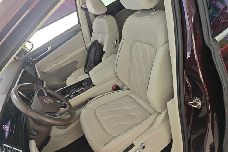 Used Volkswagen Viloran 2022 380TSI Prestige Edition Left Front Seat