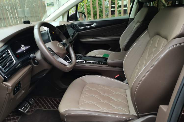 Used Volkswagen Viloran 2022 380TSI Prestige Edition Left Front Seat