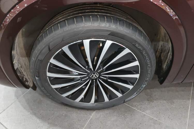 Used Volkswagen Viloran 2022 380TSI Prestige Edition Left Front Wheel Hub