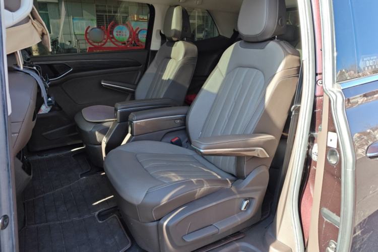 Used Volkswagen Viloran 2022 380TSI Luxury Edition Left Rear Seat