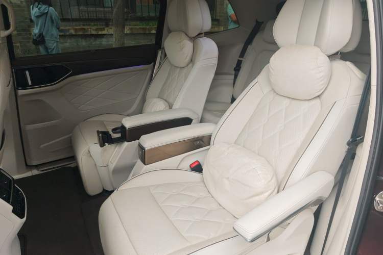 Used Volkswagen Viloran 2022 380TSI Prestige Edition Left Rear Seat