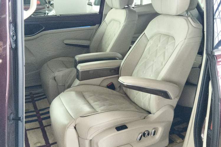 Used Volkswagen Viloran 2022 380TSI Prestige Edition Left Rear Seat