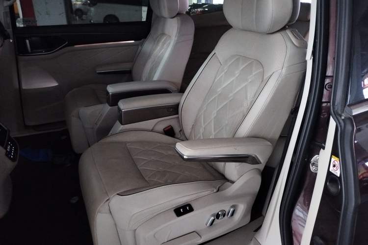 Used Volkswagen Viloran 2022 380TSI Prestige Edition Left Rear Seat