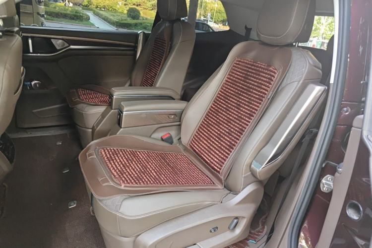 Used Volkswagen Viloran 2022 330TSI Business Edition Left Rear Seat