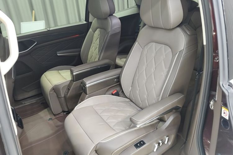 Used Volkswagen Viloran 2022 380TSI Prestige Edition Left Rear Seat