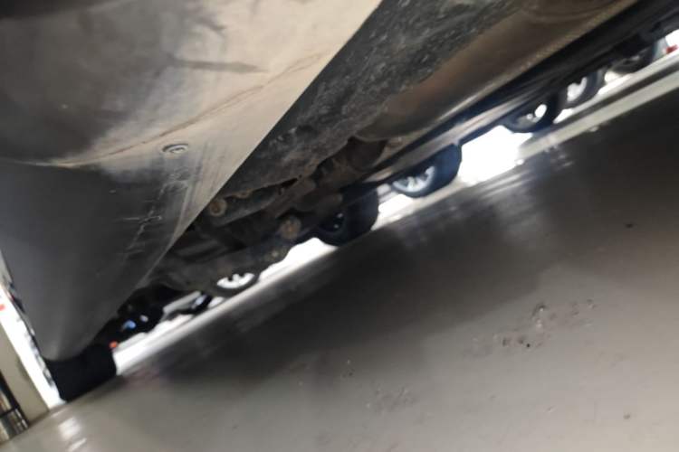 Used Volkswagen Viloran 2022 330TSI Luxury Edition Left Side Sill