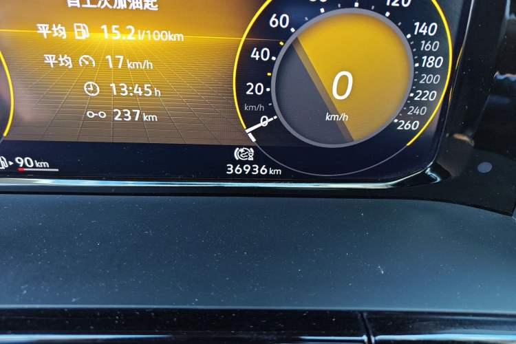 Used Volkswagen Viloran 2022 380TSI Luxury Edition Odometer Close Up