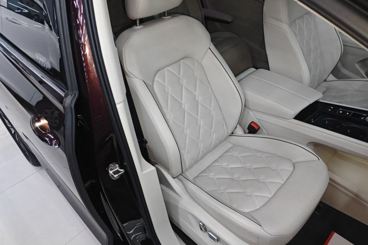 Used Volkswagen Viloran 2022 380TSI Prestige Edition Right Front Seat