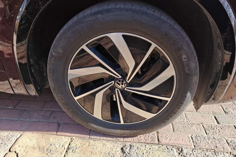 Used Volkswagen Viloran 2022 380TSI Luxury Edition Right Front Wheel Hub