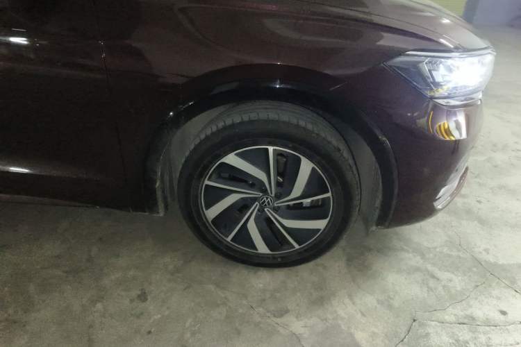 Used Volkswagen Viloran 2022 380TSI Luxury Edition Right Front Wheel Hub