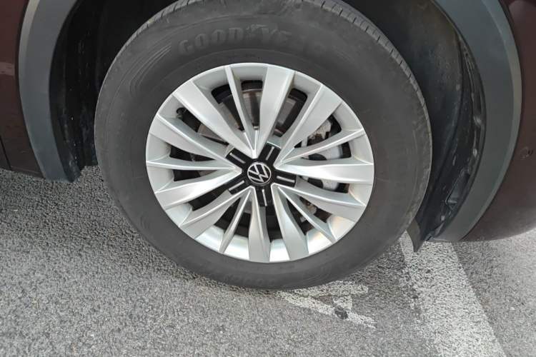 Used Volkswagen Viloran 2022 330TSI Business Edition Right Front Wheel Hub
