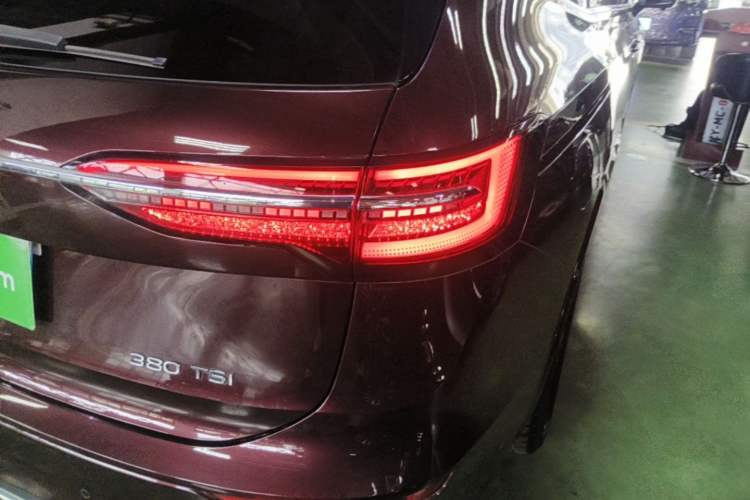 Used Volkswagen Viloran 2022 380TSI Prestige Edition Right Rear Taillight