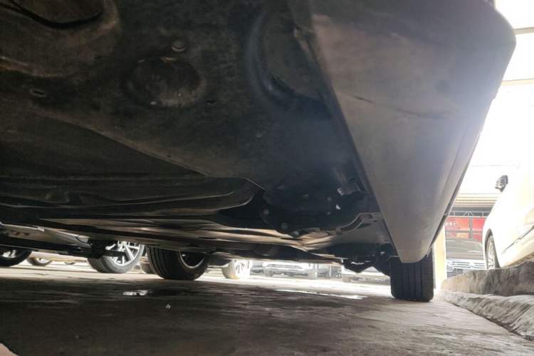 Used Volkswagen Viloran 2022 380TSI Luxury Edition Right Side Sill