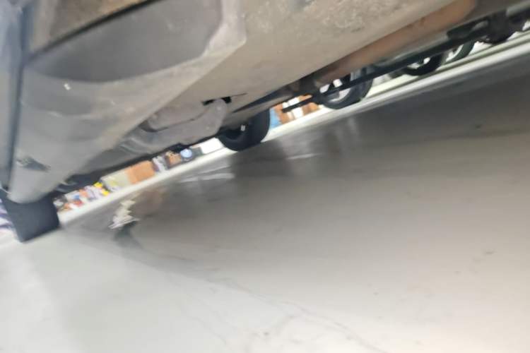 Used Volkswagen Viloran 2022 330TSI Luxury Edition Right Side Sill