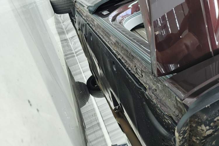 Used Volkswagen Viloran 2022 380TSI Prestige Edition Right Side Sill