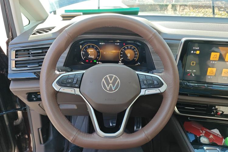 Used Volkswagen Viloran 2022 380TSI Luxury Edition Steering Wheel