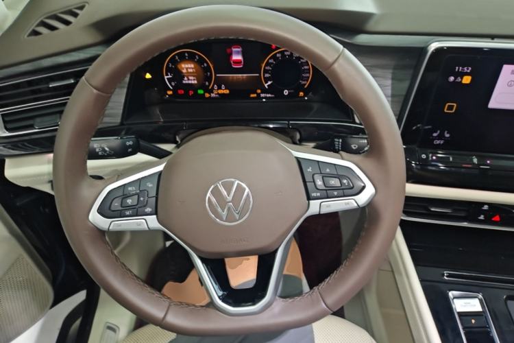 Used Volkswagen Viloran 2022 330TSI Luxury Edition Steering Wheel