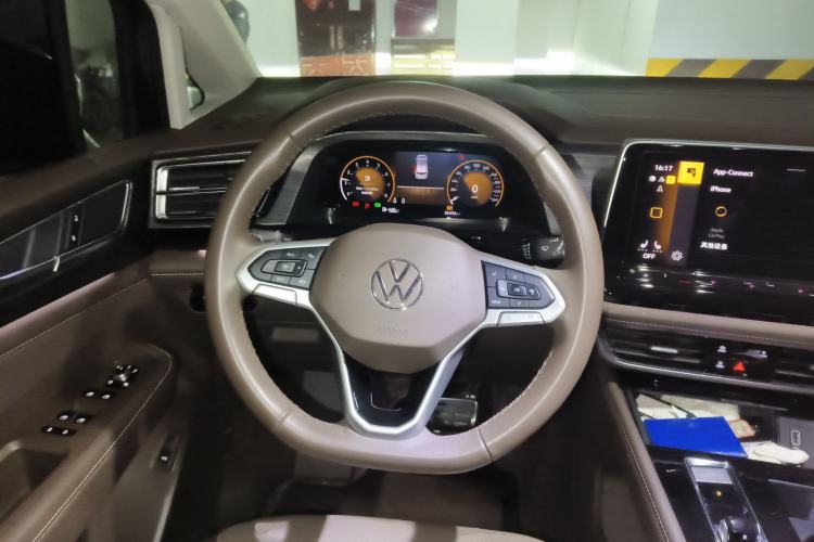 Used Volkswagen Viloran 2022 380TSI Luxury Edition Steering Wheel
