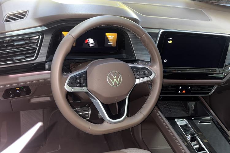 Used Volkswagen Viloran 2022 380TSI Luxury Edition Steering Wheel