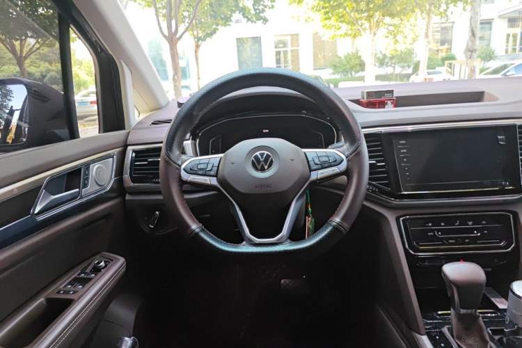 Used Volkswagen Viloran 2022 330TSI Business Edition Steering Wheel