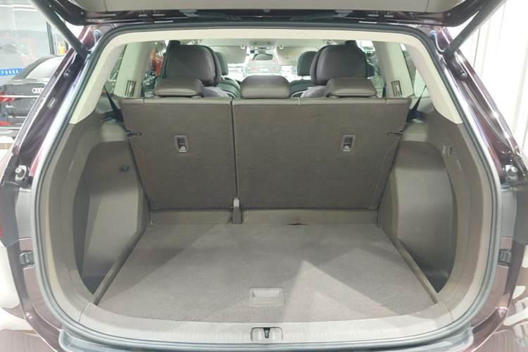 Used Volkswagen Viloran 2022 380TSI Prestige Edition Trunk