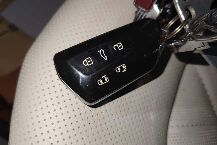 Used Volkswagen Viloran 2022 380TSI Prestige Edition Vehicle Key