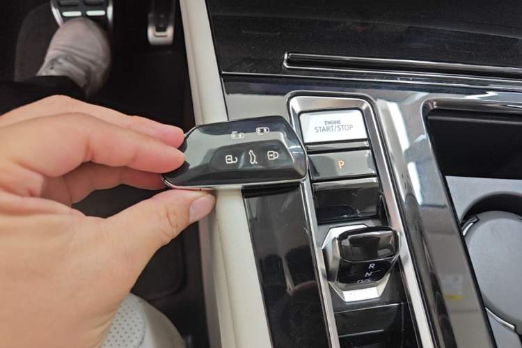Used Volkswagen Viloran 2022 380TSI Prestige Edition Vehicle Key