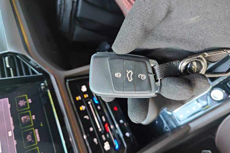 Used Volkswagen Viloran 2022 330TSI Business Edition Vehicle Key
