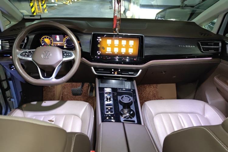 Used Volkswagen Viloran 2022 330TSI Luxury Edition Center Console