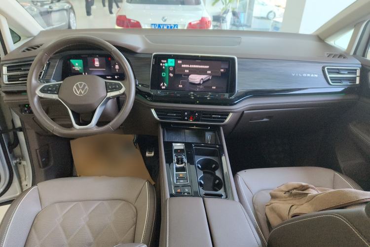 Used Volkswagen Viloran 2022 380TSI Prestige Edition Center Console