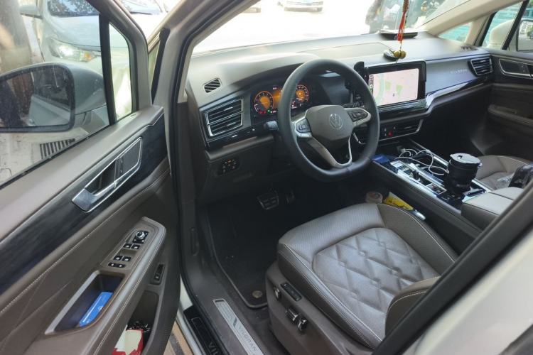 Used Volkswagen Viloran 2022 380TSI Prestige Edition Driver Seat