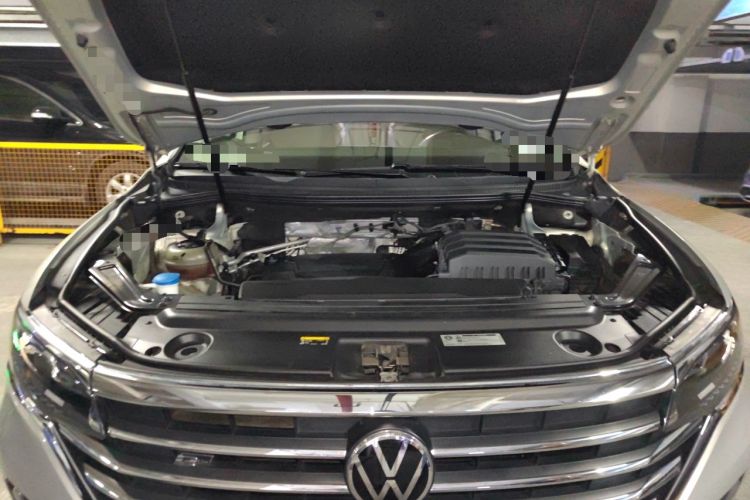 Used Volkswagen Viloran 2022 330TSI Luxury Edition Engine Bay