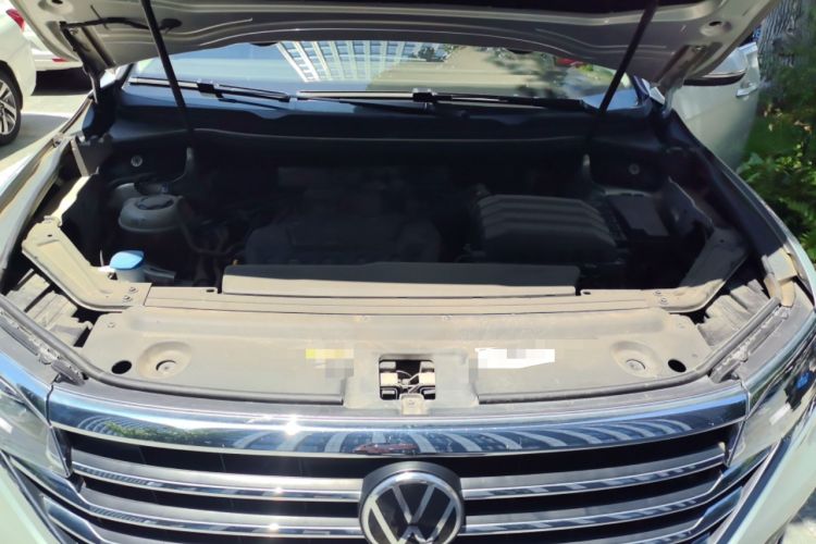 Used Volkswagen Viloran 2022 330TSI Luxury Edition Engine Bay