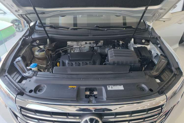 Used Volkswagen Viloran 2022 380TSI Prestige Edition Engine Bay