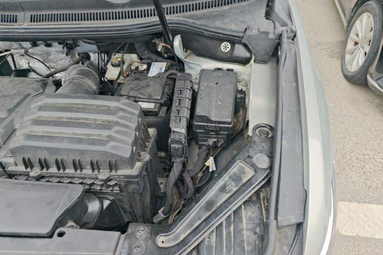 Used Volkswagen Viloran 2022 380TSI Prestige Edition Engine Bay Left