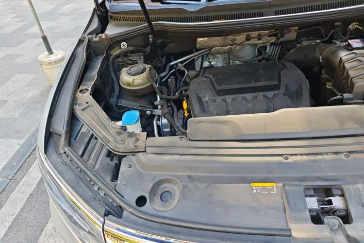Used Volkswagen Viloran 2022 380TSI Luxury Edition Engine Bay Right