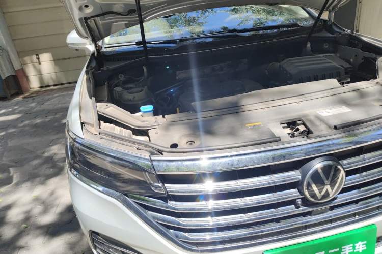 Used Volkswagen Viloran 2022 380TSI Prestige Edition Engine Bay Right