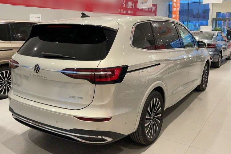 Used Volkswagen Viloran 2022 380TSI Prestige Edition Exterior 3