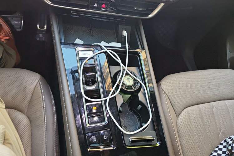 Used Volkswagen Viloran 2022 380TSI Luxury Edition Gear Lever