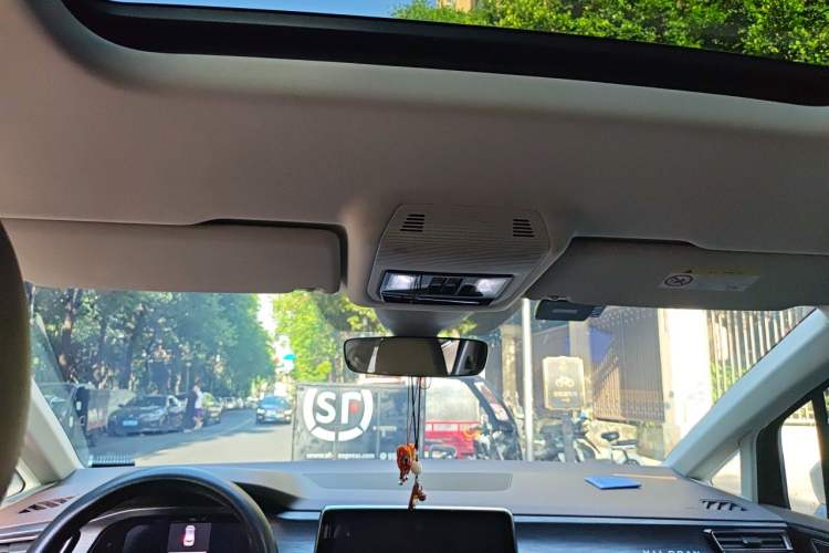 Used Volkswagen Viloran 2022 380TSI Luxury Edition Headliner