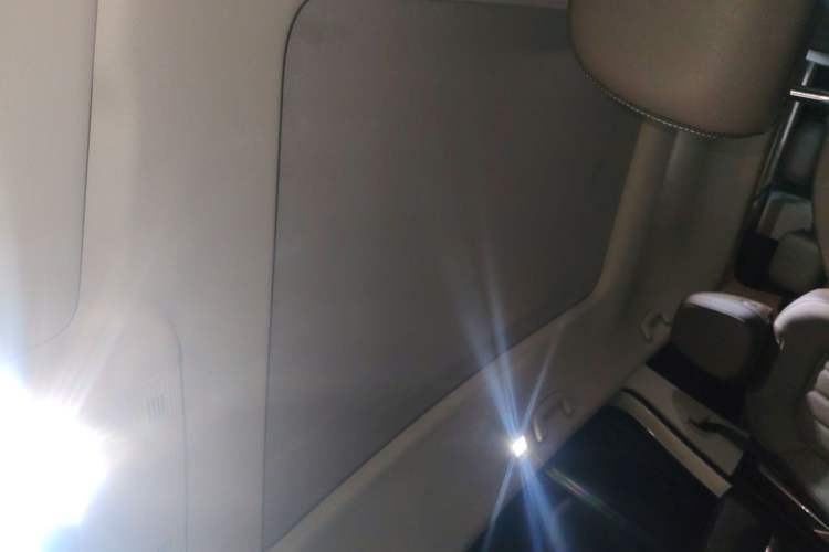 Used Volkswagen Viloran 2022 380TSI Luxury Edition Headliner