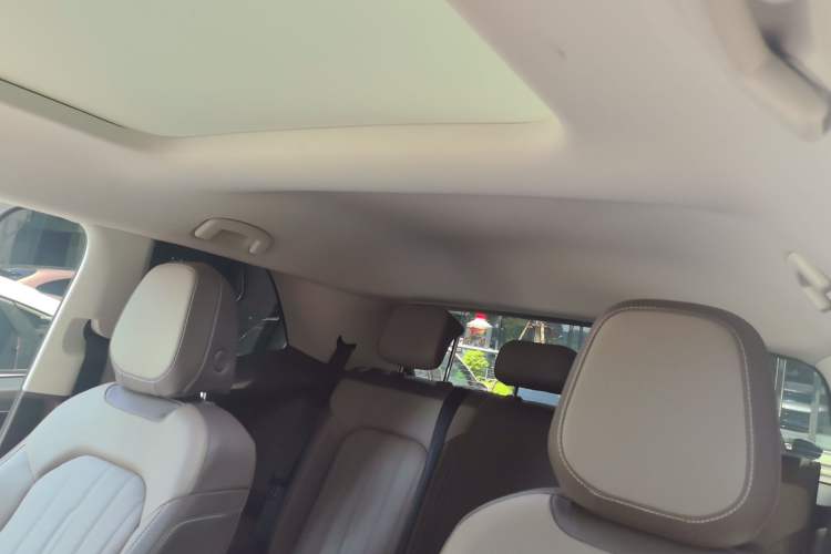 Used Volkswagen Viloran 2022 330TSI Luxury Edition Headliner