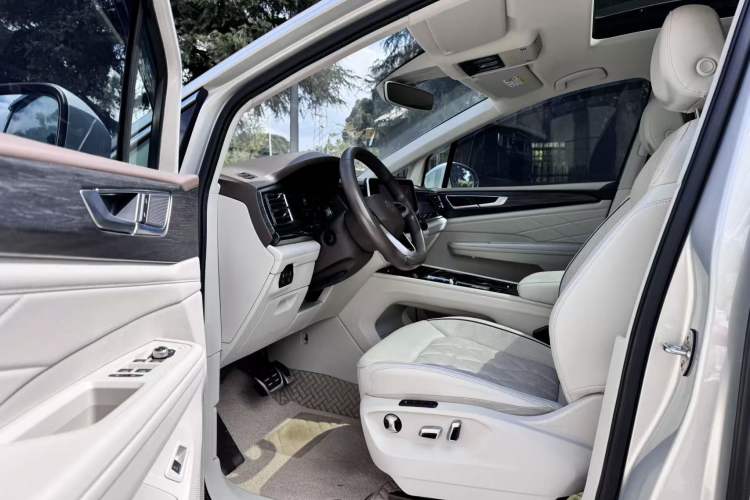 Used Volkswagen Viloran 2022 380TSI Prestige Edition Interior 1